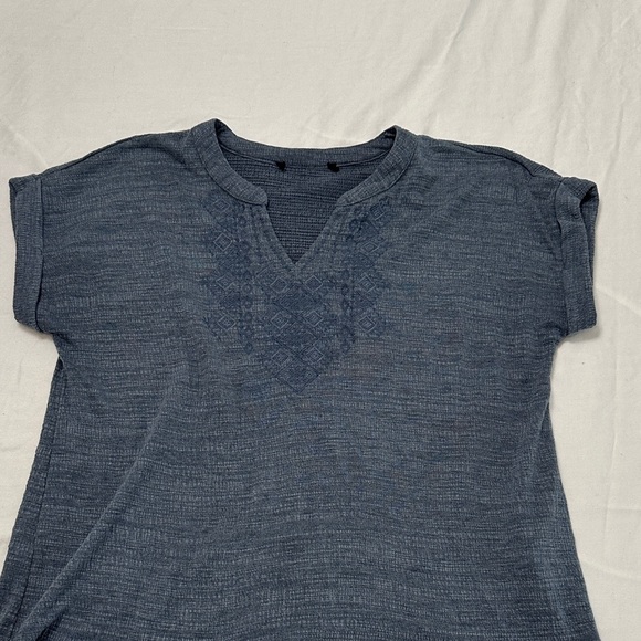 Source Unknown Deep Blue Textured Women's Top - Picture 1 of 1